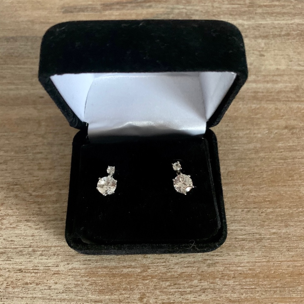 Kay Jewelers White Sapphire Earrings 💎